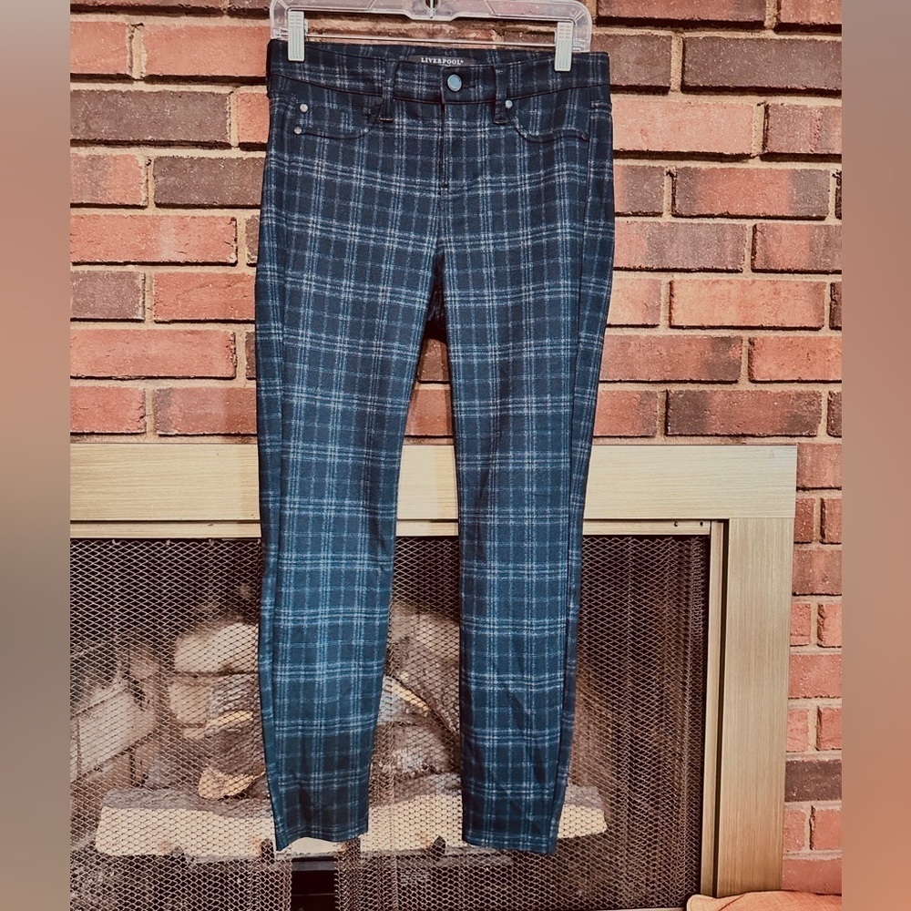 🛍️Liverpool petite stretch pants Size petite 4/27  green, blue, white plaid